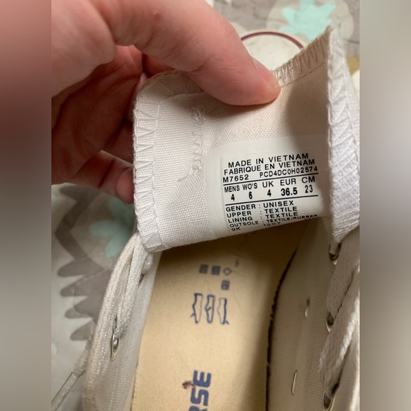 Women’s Converse - Picture 2 of 3